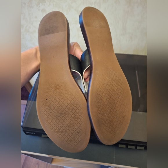 Tory Burch Jamie Weston Large Logo Black with White Trim - Picture 4 of 5